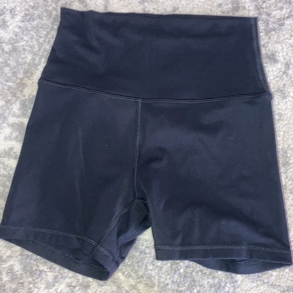 Workout shorts - Picture 3 of 11